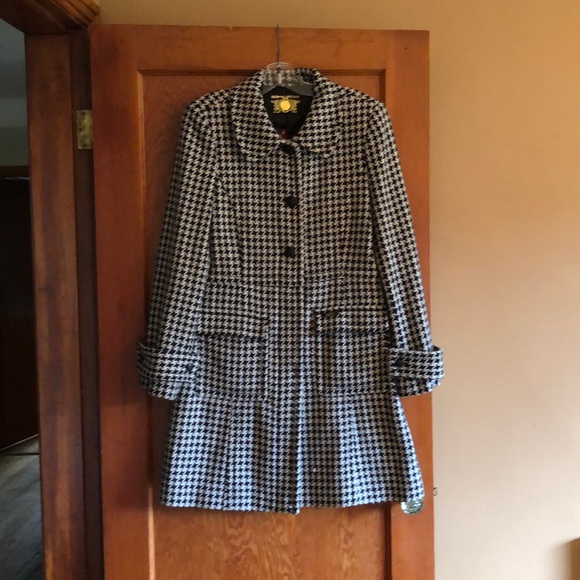 Vintage Coat - Picture 2 of 6